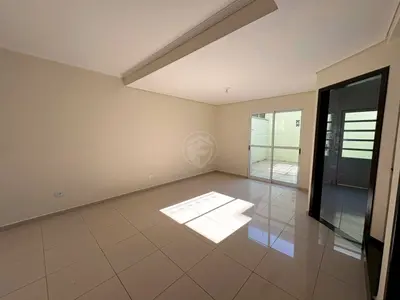Sobrado para Locação | 4 Quartos | 148 m² - Uberaba - Curitiba/PR - Foto 1